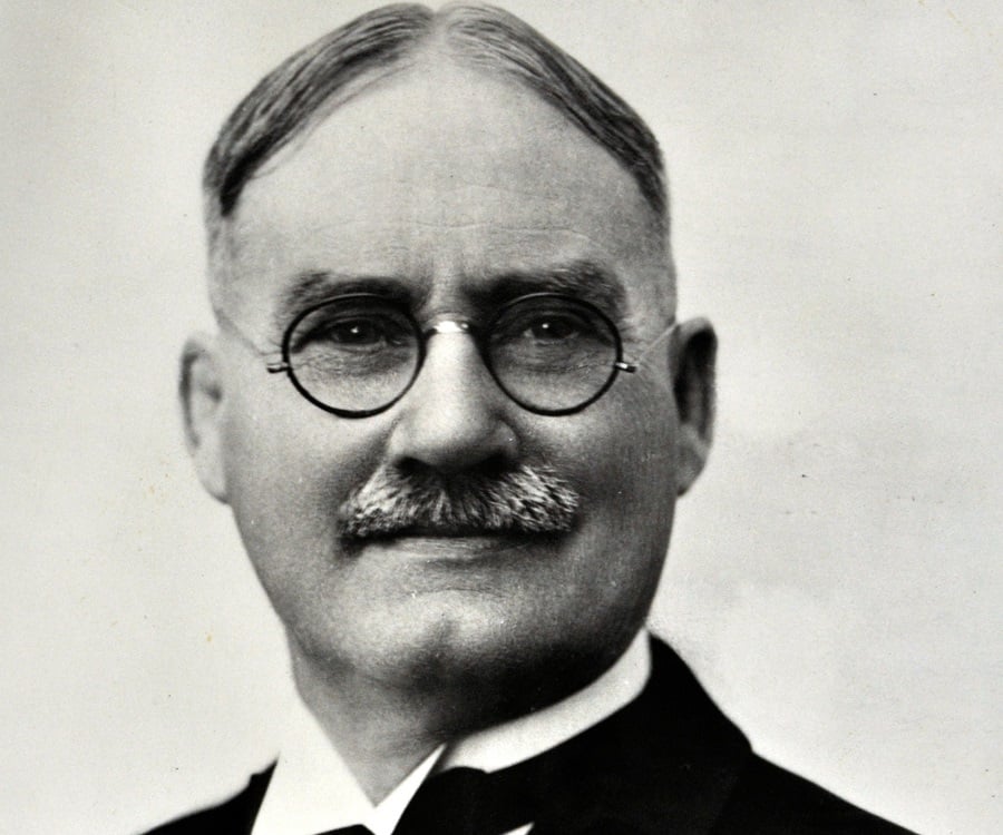 James Naismith Biography - Childhood, Life Achievements & Timeline