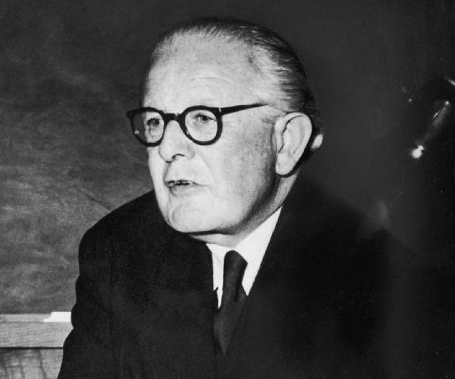 Jean Piaget - Biography, Facts and Pictures