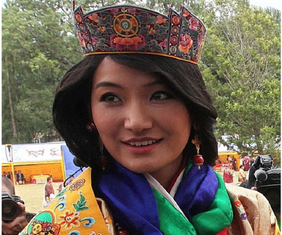 Jetsun Pema Bio Facts Family Life Of Queen Of Bhutan