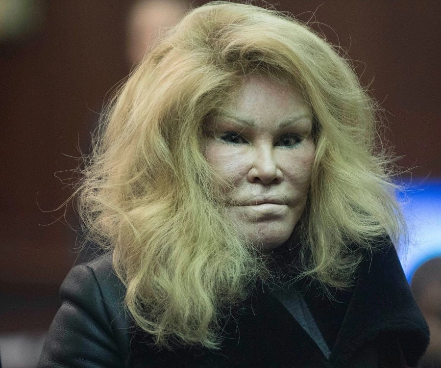 Classify Jocelyn Wildenstein