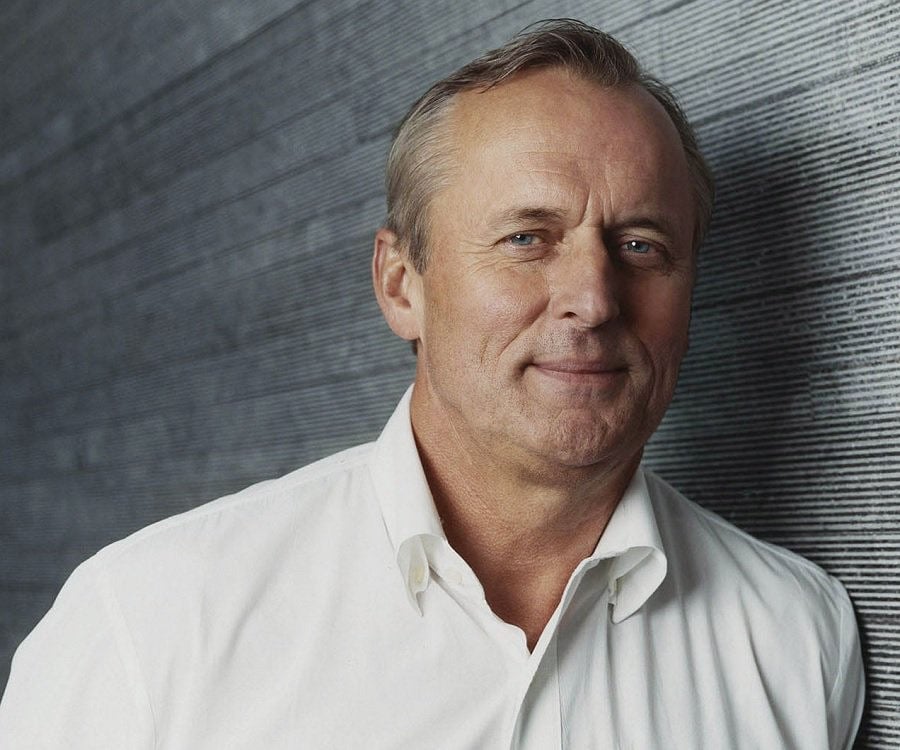 biography of john grisham