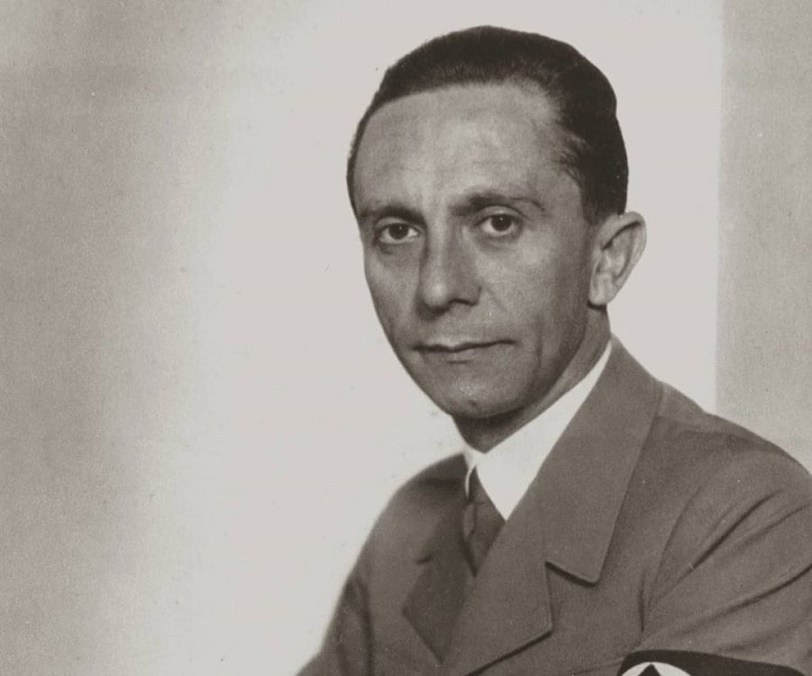 Donald Trump agent à la solde du Pouvoir Occulte mondialiste - Page 2 Joseph-goebbels-7