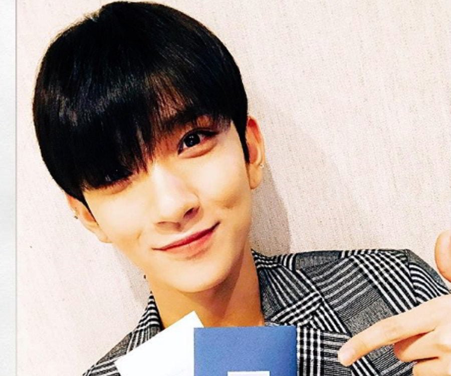 Joshua Hong's Blue Hair Styling Tips - wide 8