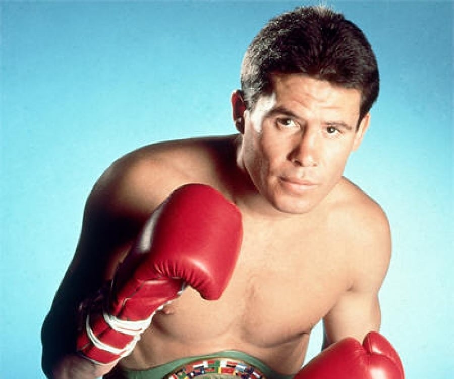 Julio Cesar Chavez Biography - Childhood, Life Achievements & Timeline