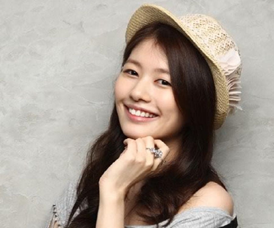 Jung So-min Biography - Facts, Childhood, Family Life of S Korean Actress