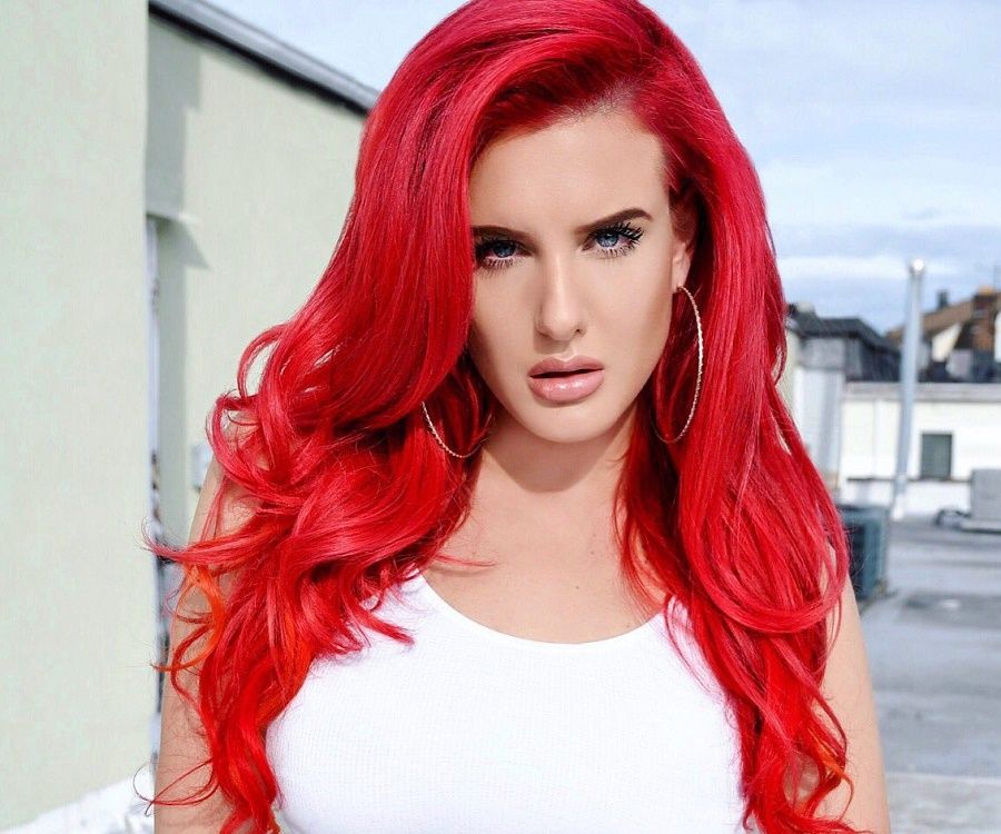 Er 37-år gammel 169 cm høj Justina Valentine i 2024