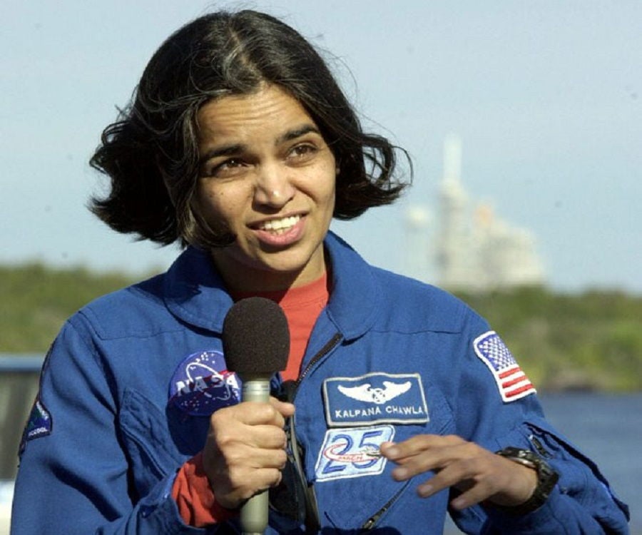 write biography of kalpana chawla