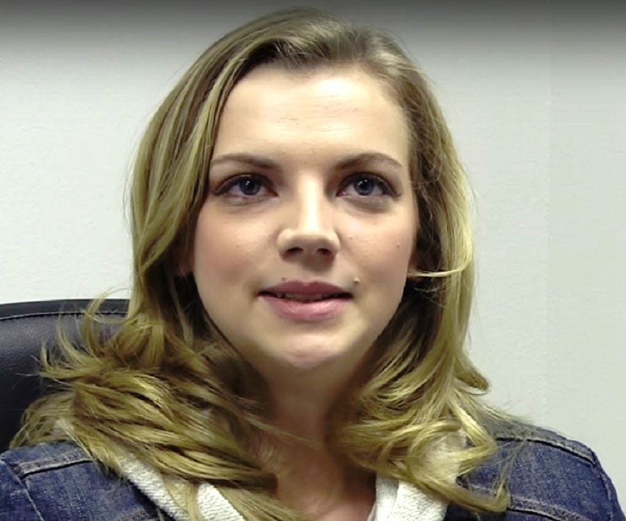 Kara Killmer Biography Facts, Childhood, Family Life & Achievements