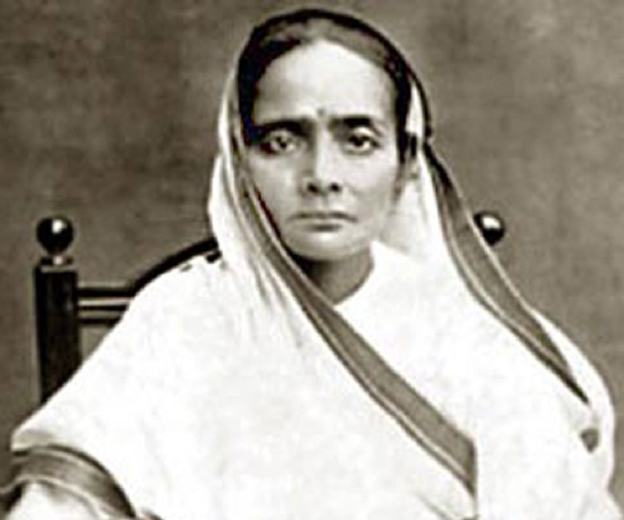 paragraph on kasturba gandhi in english