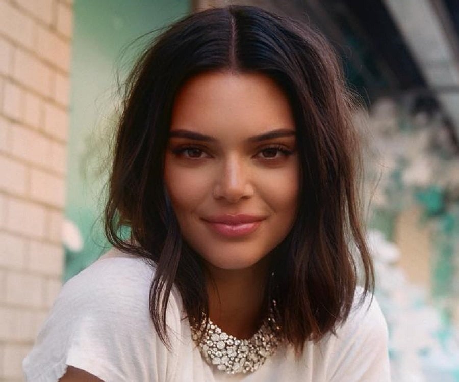 Kendall Jenner Biography - Facts, Childhood, Family Life & Achievements