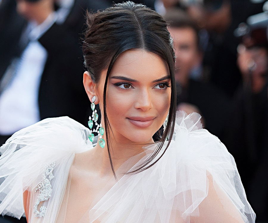 Kendall Jenner Biography - Facts, Childhood, Family Life & Achievements