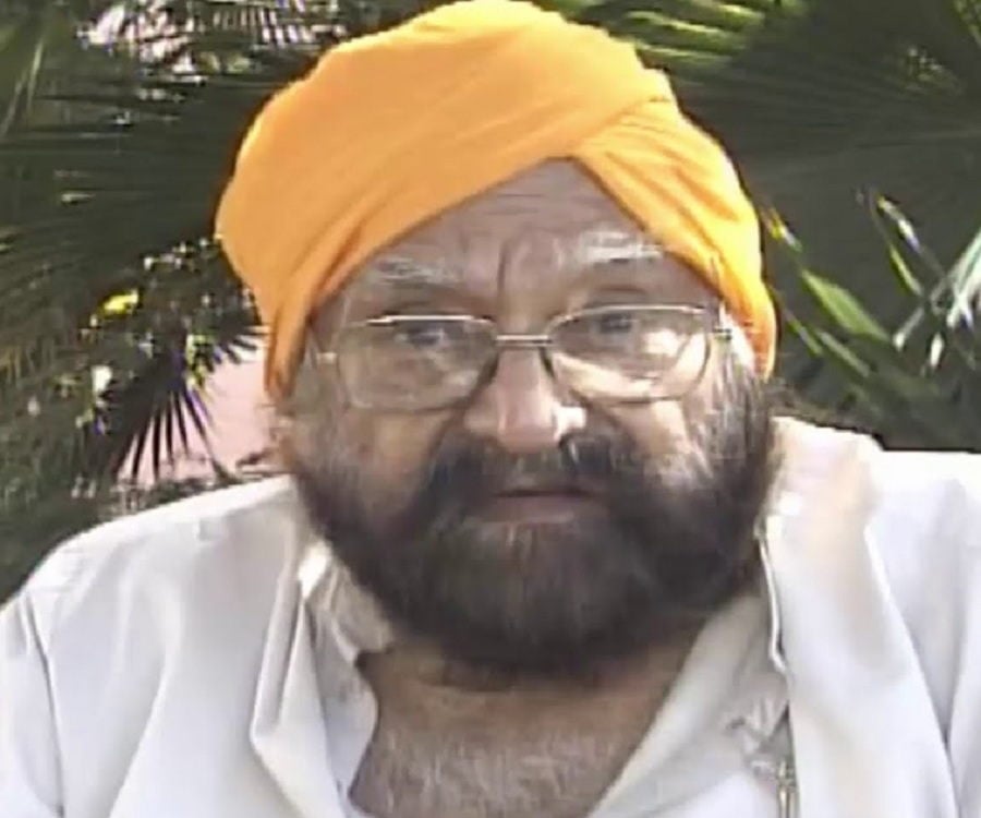 write biography of khushwant singh