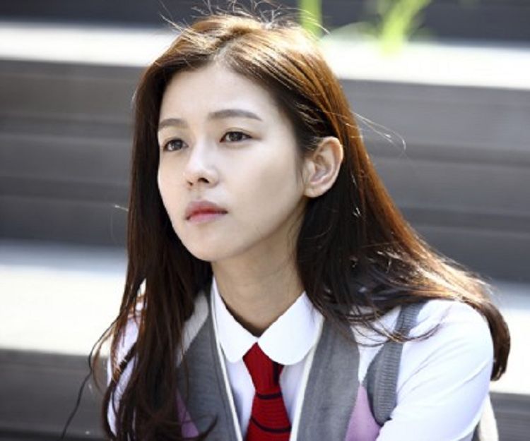 Kyung Soo-jin Biography - Facts, Childhood, Family & Achievements of