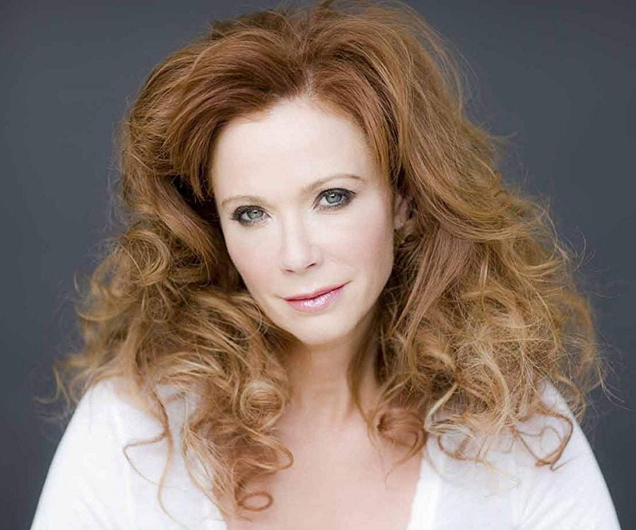 Lauren Holly Biography - Facts, Childhood, Family Life & Achievements ...