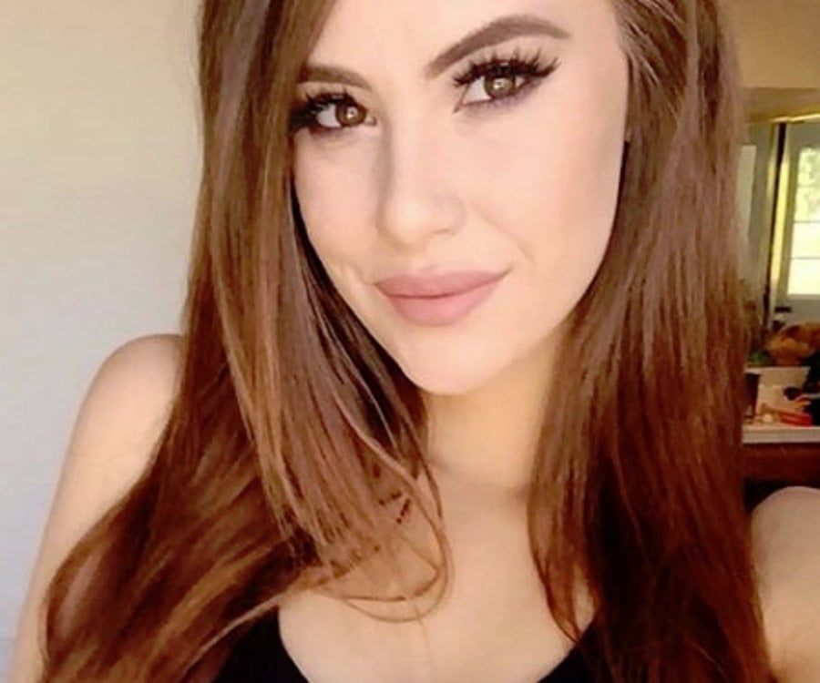 Leah Ashe Bio Facts Family Life Of Youtuber - name roblox leah ashe roblox