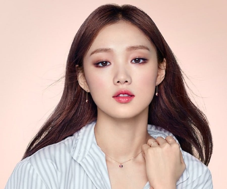 Lee Sung-kyung - Bio, Facts, Family Life of South Korean Actress