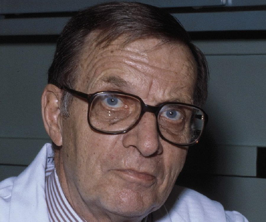 71 Lewis Thomas Quotes On Life, Science & More