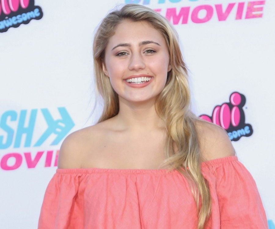 Instagram Lia Marie Johnson