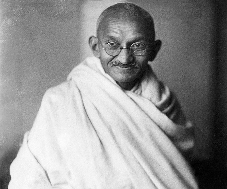 biography of mahatma gandhi in english pdf