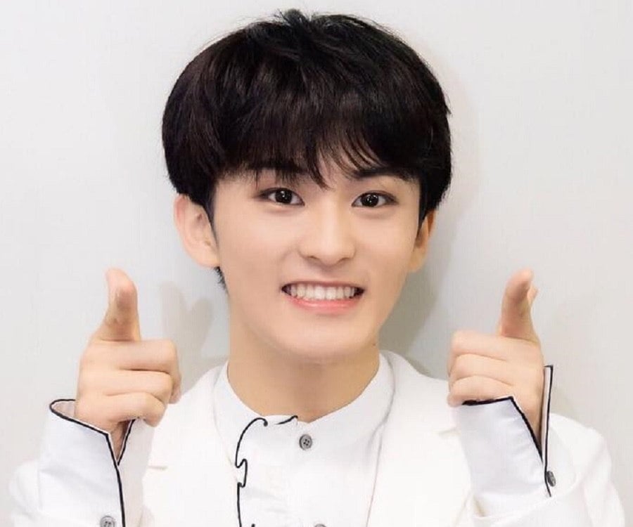 Mark Lee (NCT) – Bio, Facts, Family Life, Achievements