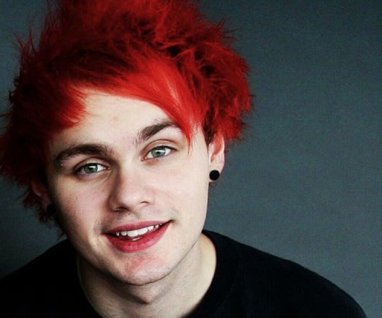 Michael Clifford's Blue Hair Selfie on Tumblr - wide 1