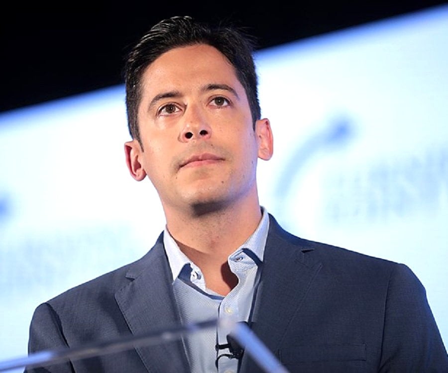 Michael J. Knowles Biography Facts, Childhood, Family, Achievements