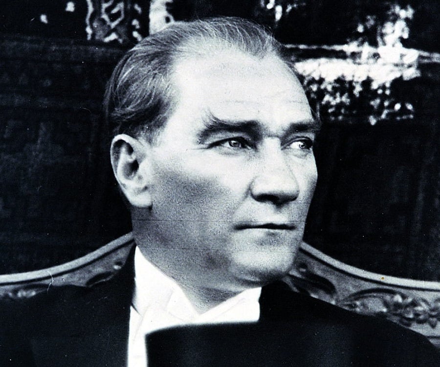Biografi Mustafa Kemal Pasha – Coretan
