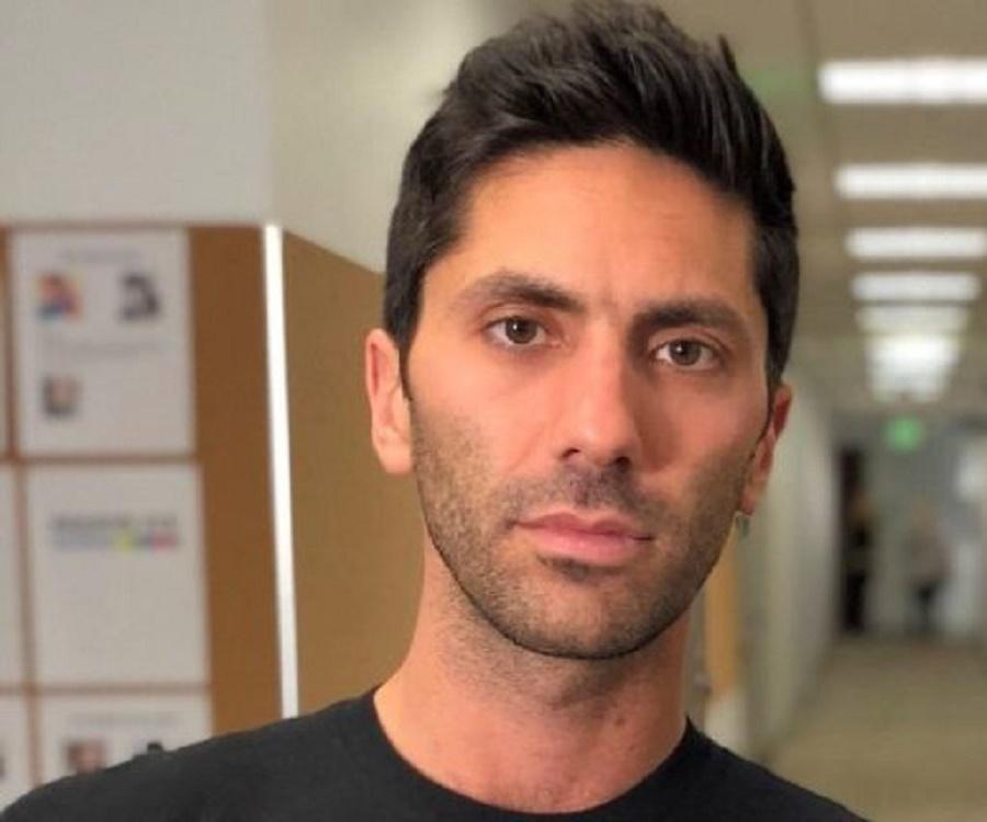 1. Nev Schulman's Blonde Hair Transformation: From Dark to Light - wide 1