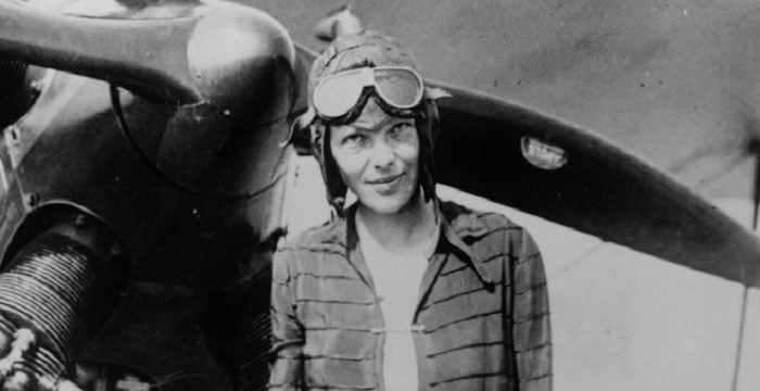Amelia Earhart Biography - Childhood, Life Achievements & Timeline