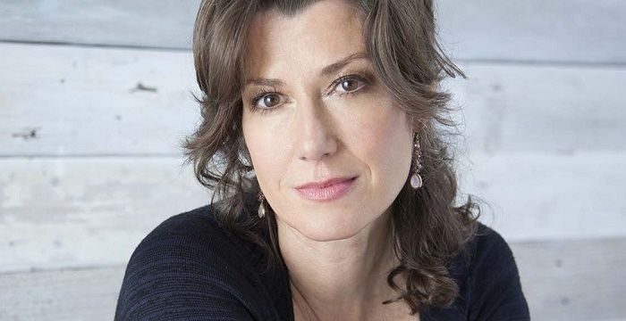Amy Grant Biography - Childhood, Life Achievements & Timeline