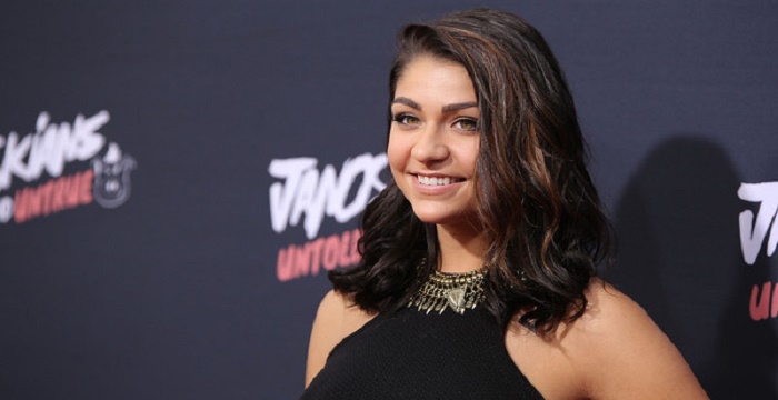Andrea Russett - Bio, Facts, Family Life of YouTuber & Actress