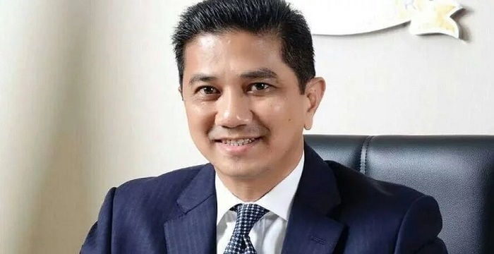 Azmin ali