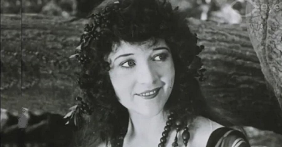 70-80's minha mãe teve um igualzinho, nem acreditei quando vi essa imagem.