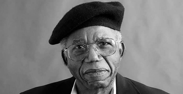 short biography of chinua achebe