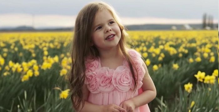Claire Crosby - Bio, Facts, Family Life of YouTube Sensation & Singer