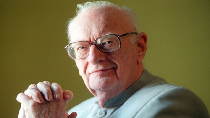 Sir Arthur Charles Clarke Biography - Childhood, Life Achievements