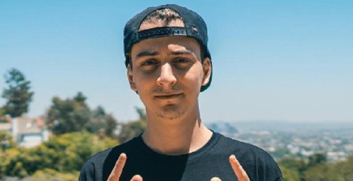 Cloakzy (Dennis Lepore) – Bio, Facts, Family Life of Twitch Streamer