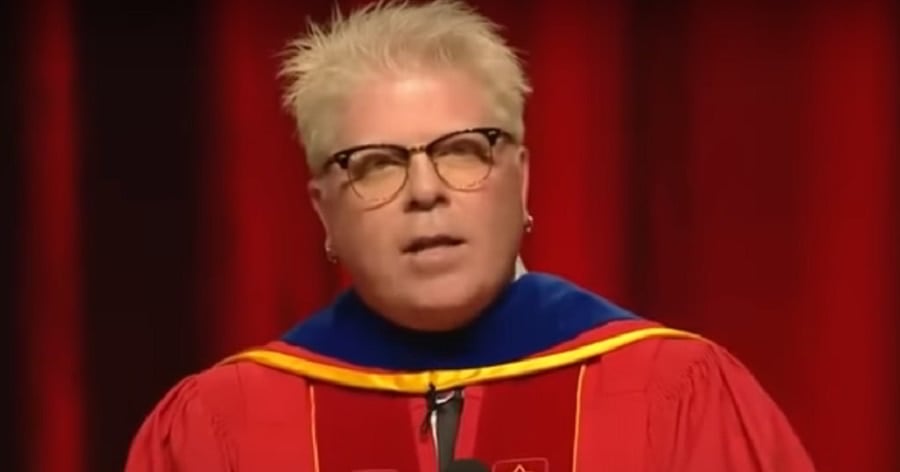 Dexter Holland Biography – Facts, Childhood, Family Life, Achievements