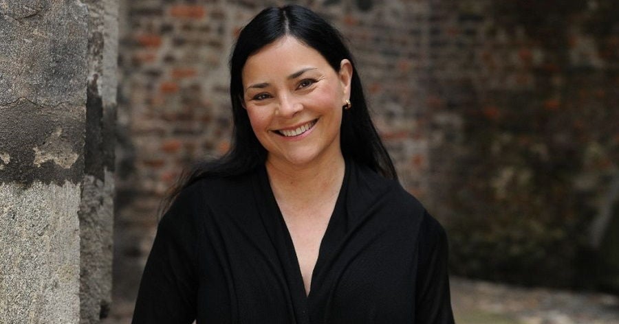 Diana Gabaldon Biography Facts, Career, Family Life