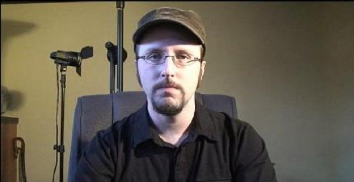 Doug Walker - Bio, Facts, Family of Italian YouTube 