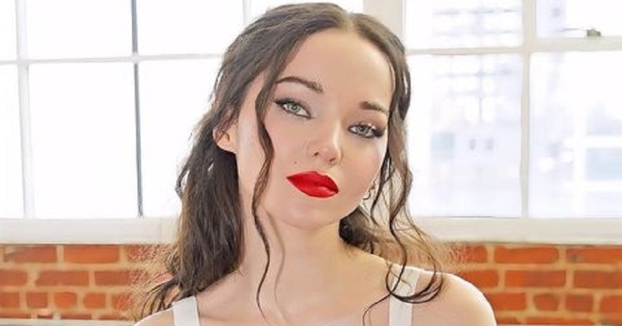 Dove Cameron (Chloe Celeste Hosterman) – Bio, Facts Dove Cameron (Chloe Celeste Hosterman) – Bio, Facts