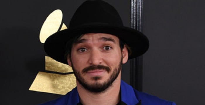 Elton Castee - Bio, Facts, Family Life of YouTuber & Viner Elton Castee - Bio, Facts, Family Life of YouTuber & Viner