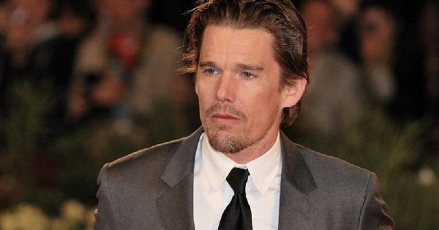 Ethan Hawke Biography - Childhood, Life Achievements & Timeline