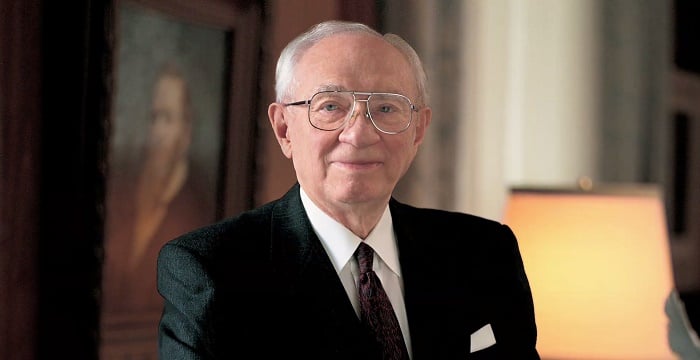 Gordon B. Hinckley Biography - Childhood, Life Achievements & Timeline