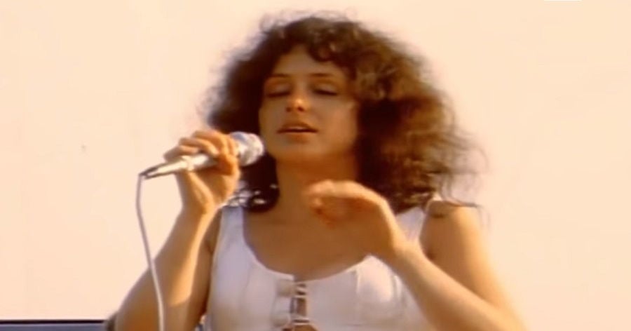 Grace Slick Biography - Childhood, Life Achievements & Timeline