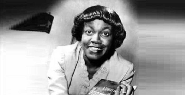 Gwendolyn Brooks Biography - Gwendolyn Brooks Childhood, Life & Timeline