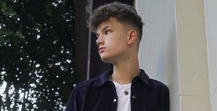 Ian Charles (Ian Jeffrey Dickinson) – Bio, Facts, Family Life of James