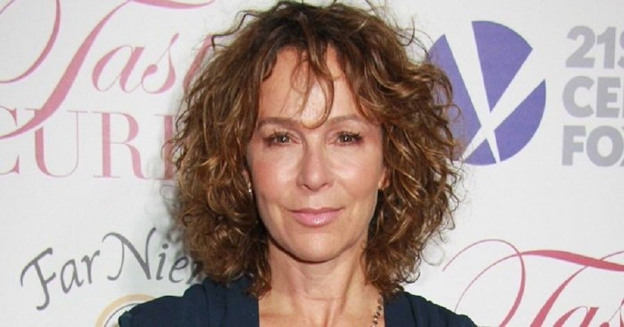 Jennifer Grey Biography - Facts, Childhood, Family Life & Achievements