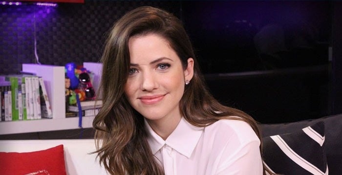 Julie Gonzalo Biography - The Famous People