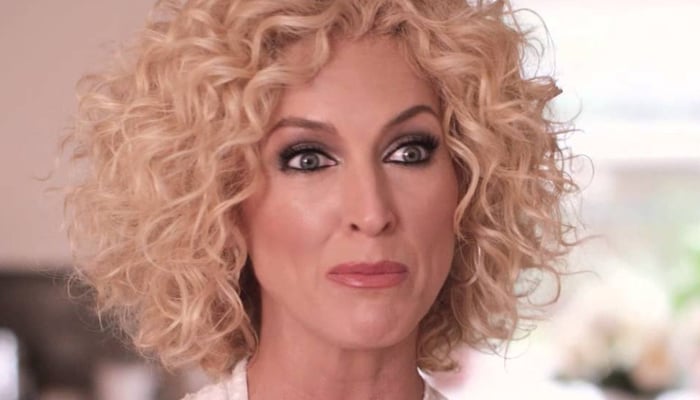 Kimberly Schlapman Biography - Facts, Childhood, Family & Achievements